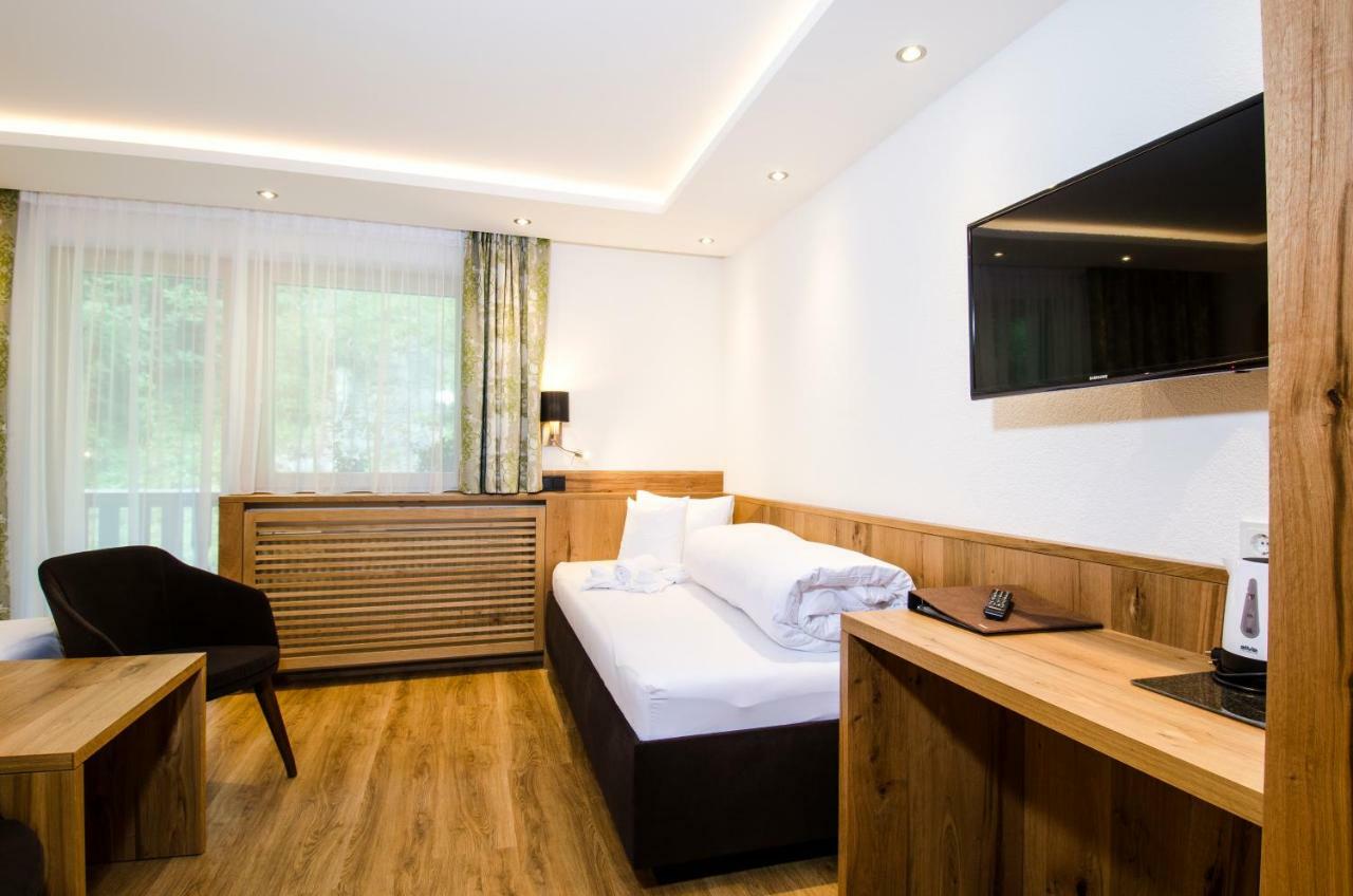 Hotel Garni Siegele - Inklusive Silvretta-Card Premium Ischgl Exterior foto
