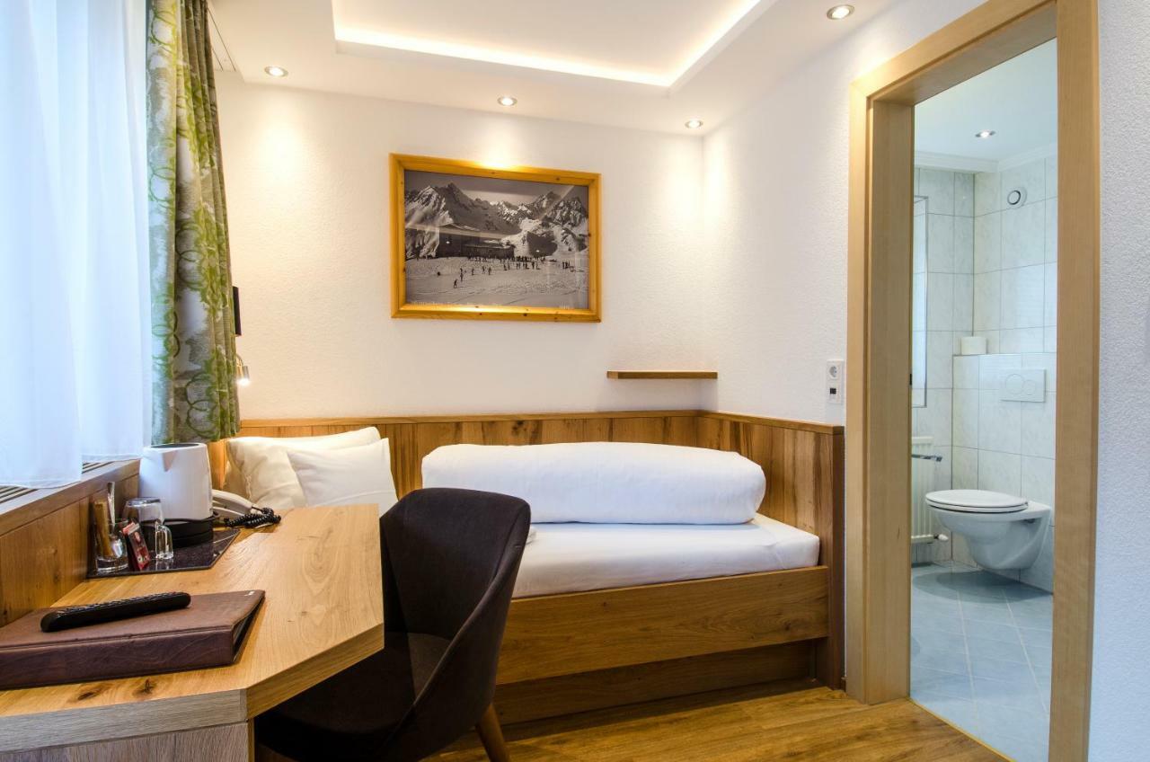 Hotel Garni Siegele - Inklusive Silvretta-Card Premium Ischgl Exterior foto