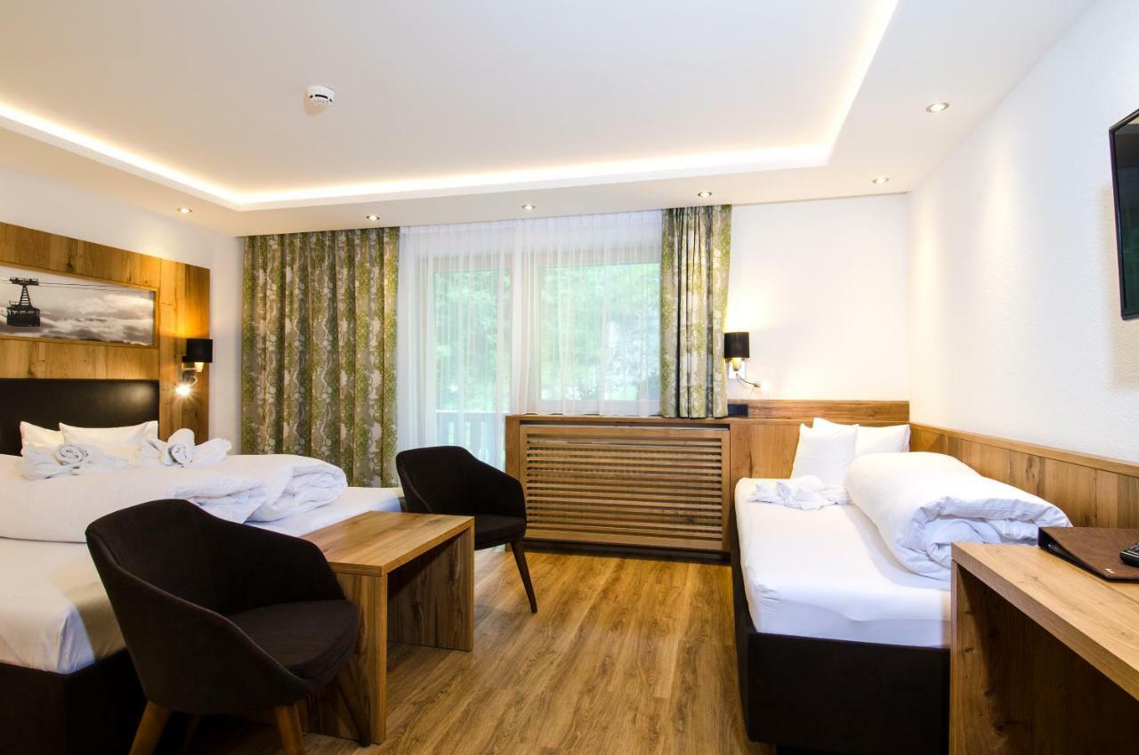 Hotel Garni Siegele - Inklusive Silvretta-Card Premium Ischgl Exterior foto